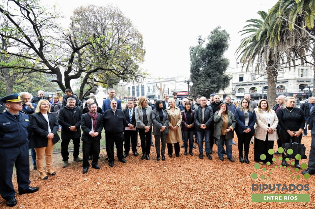 Diputados participaron del homenaje a las víctimas de la AMIA a 30 años del atentado