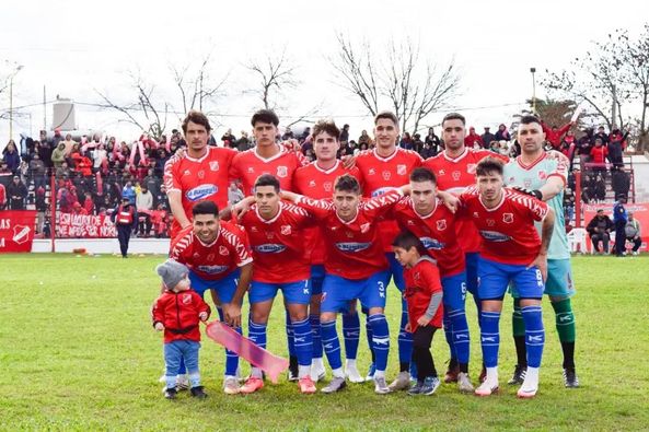 En la penúltima fecha, Atlético María Grande se aseguró pasar a octavos de final, con el puntaje más alto