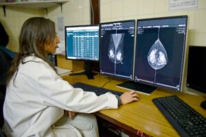 El hospital San Martín de Paraná incorporó equipamiento para informar mamografías