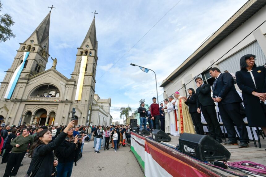 Aluani acompañó a la comunidad de Nogoyá en su aniversario y la Fiesta Patronal