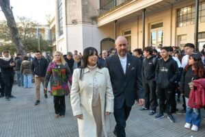 La vicegobernadora presidió el acto por el aniversario del Colegio Nacional de Paraná