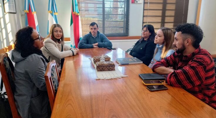 Cerrito: Reunión con representantes del Consejo Provincial del Niño, el Adolescente y la Familia