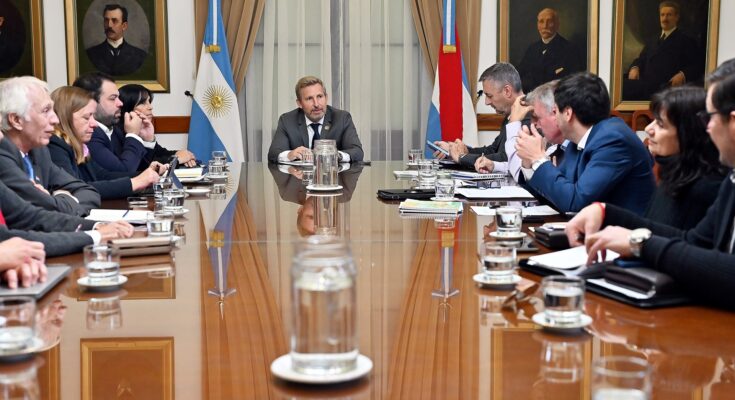 Obra pública, paritaria docente y programas sociales fueron los temas de la reunión de gabinete