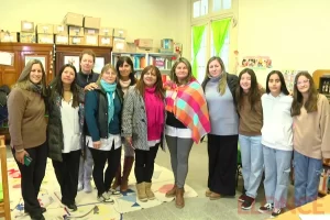 Alumnas de escuela de Nº 168 «Mendoza» J.C.  juntan fondos para participar de una feria en Perú