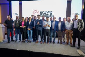 SOLARI PARTICIPO DEL PRIMER ENCUENTRO FEDERAL DE INTENDENTES EN CORDOBA