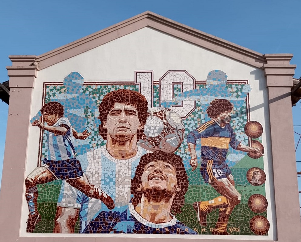 Hernández: Se inaugurará el mural de mosaiquismo en homenaje a Maradona