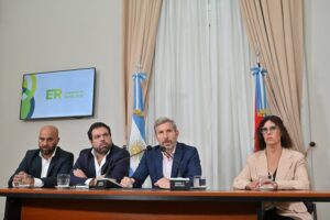 Ante reiteradas irregularidades y un déficit de casi 2.000 millones de pesos mensuales, Frigerio intervino el Iosper